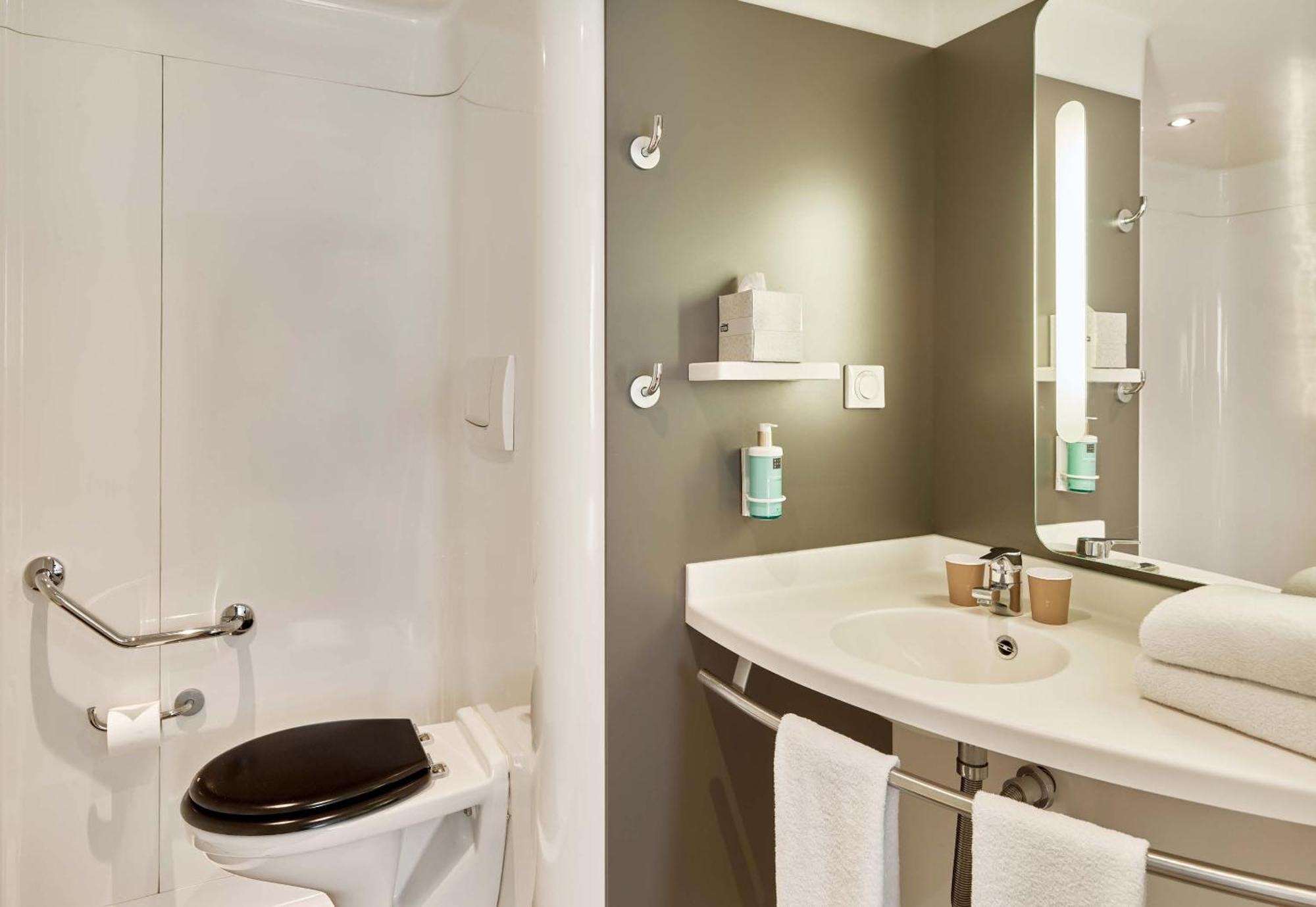 B&B Hotel Rueil-Malmaison Gare Luaran gambar