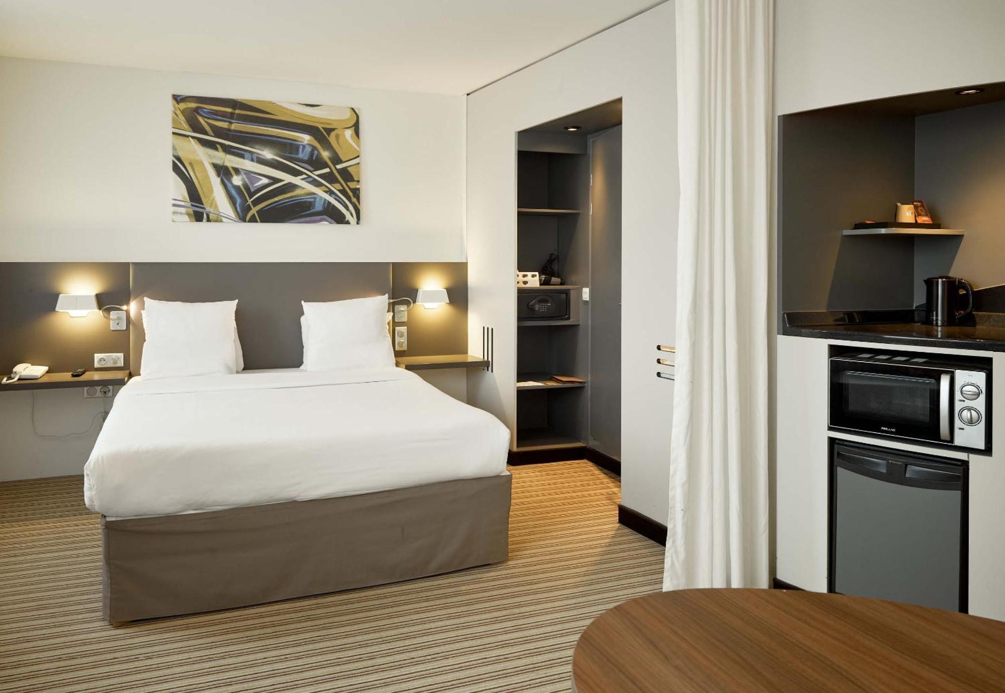 B&B Hotel Rueil-Malmaison Gare Luaran gambar