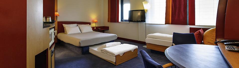 B&B Hotel Rueil-Malmaison Gare Bilik gambar